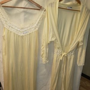 Nitegown robe set